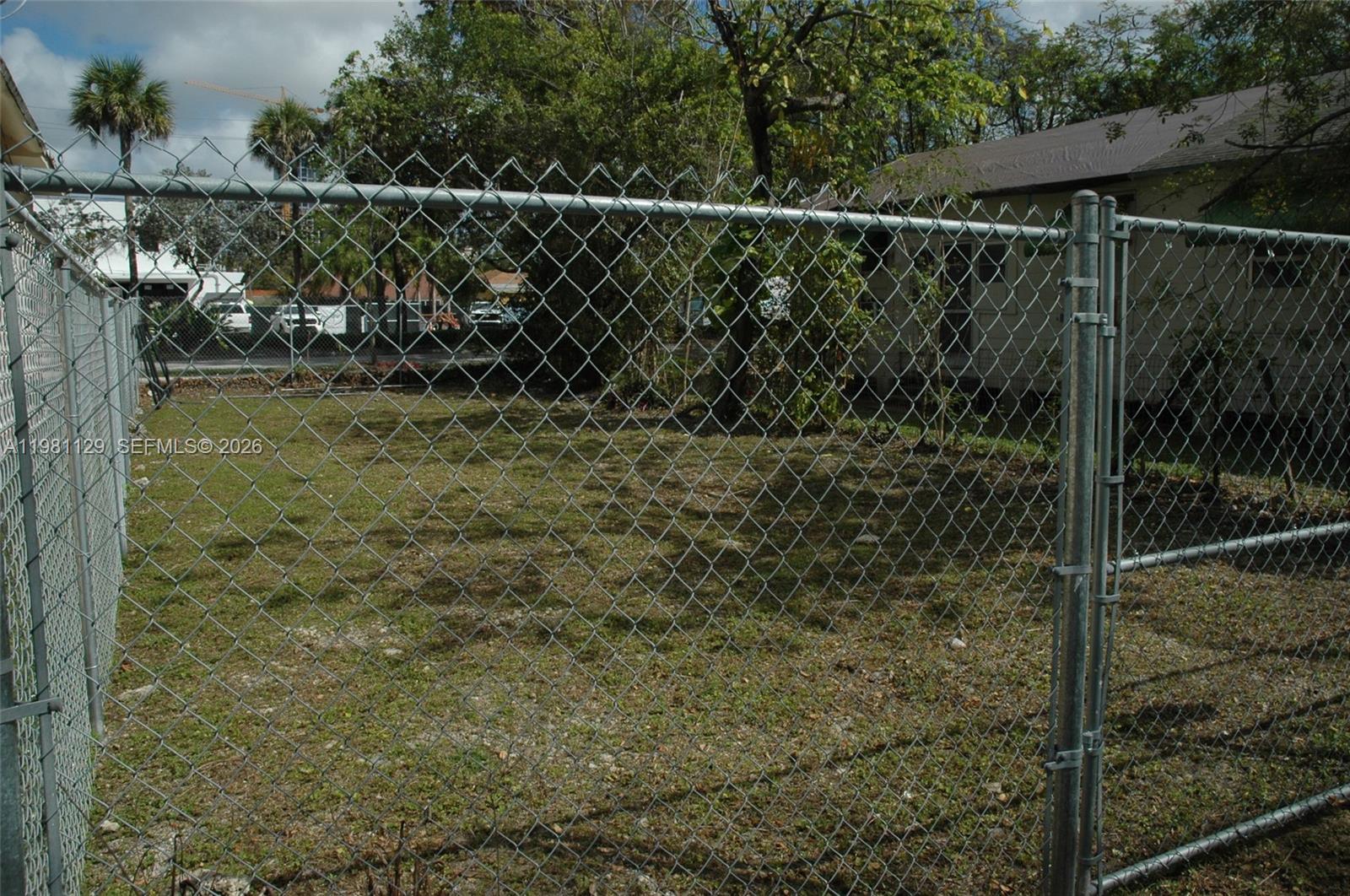 3817 Washington Ave Miami, FL 33133