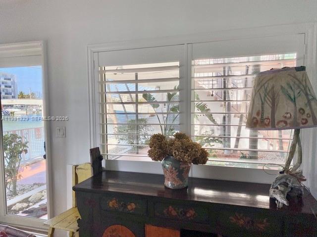 8040 Tatum Waterway Dr #5 Miami Beach, FL 33141