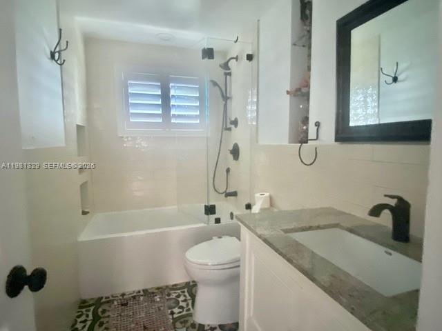 8040 Tatum Waterway Dr #5 Miami Beach, FL 33141