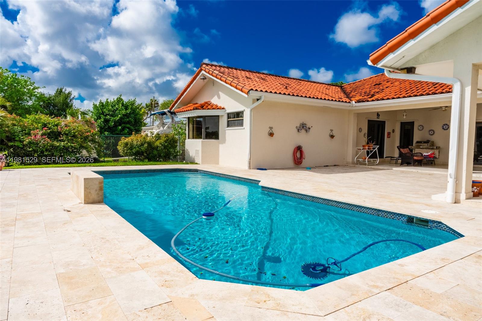 4655 SW 89th Ave Miami, FL 33165