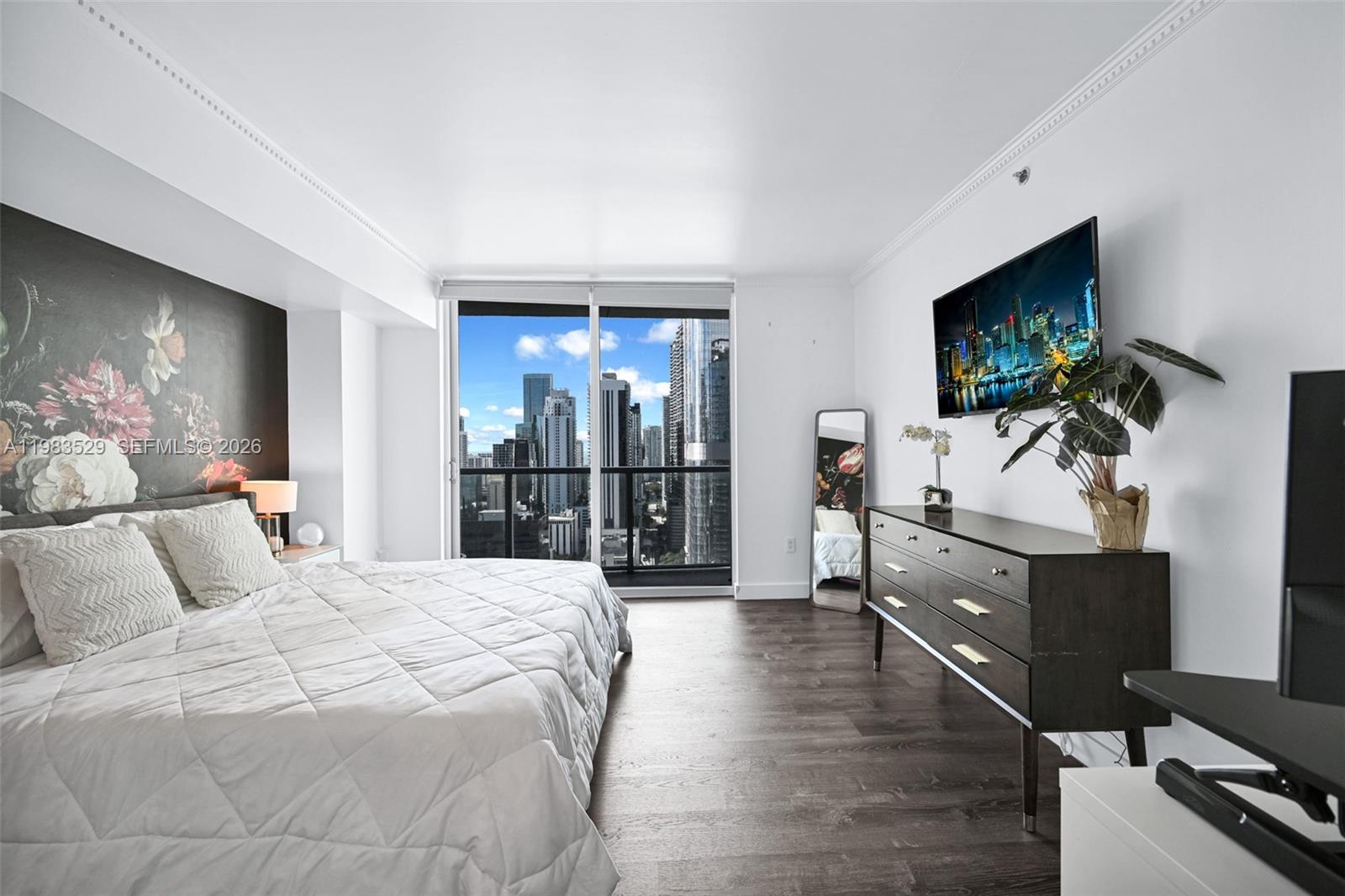 image 500 Brickell West3