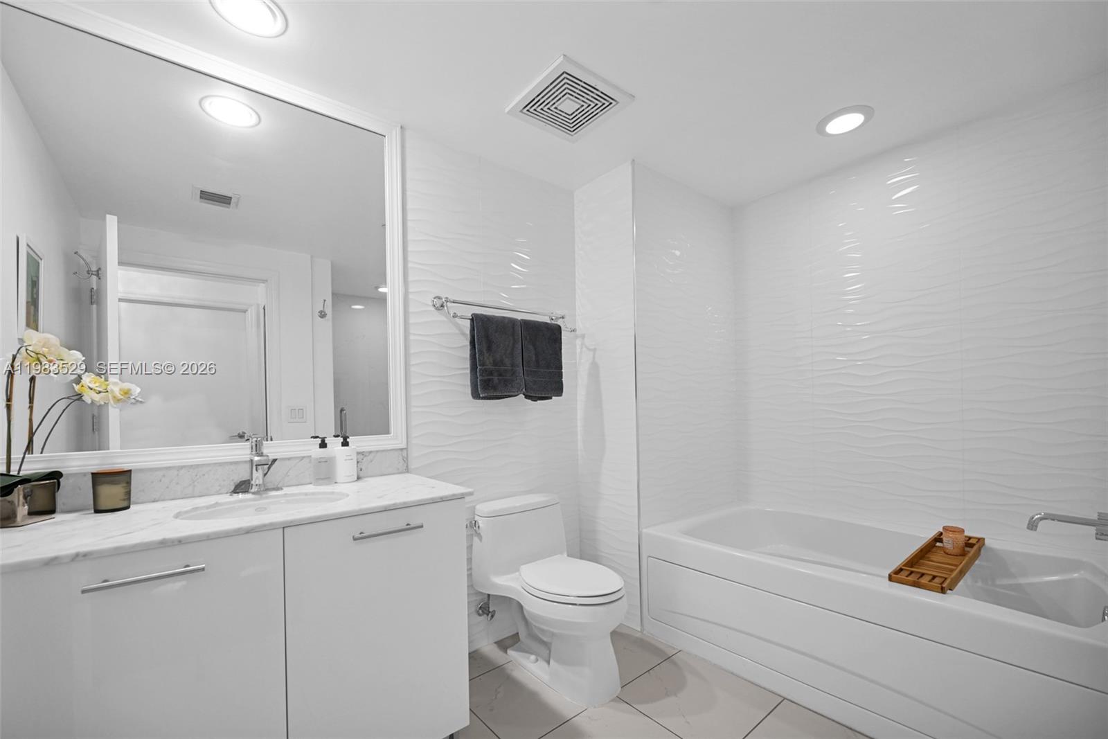 image 500 Brickell West5