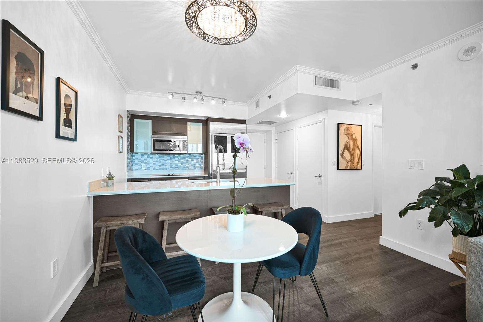 image 500 Brickell West8