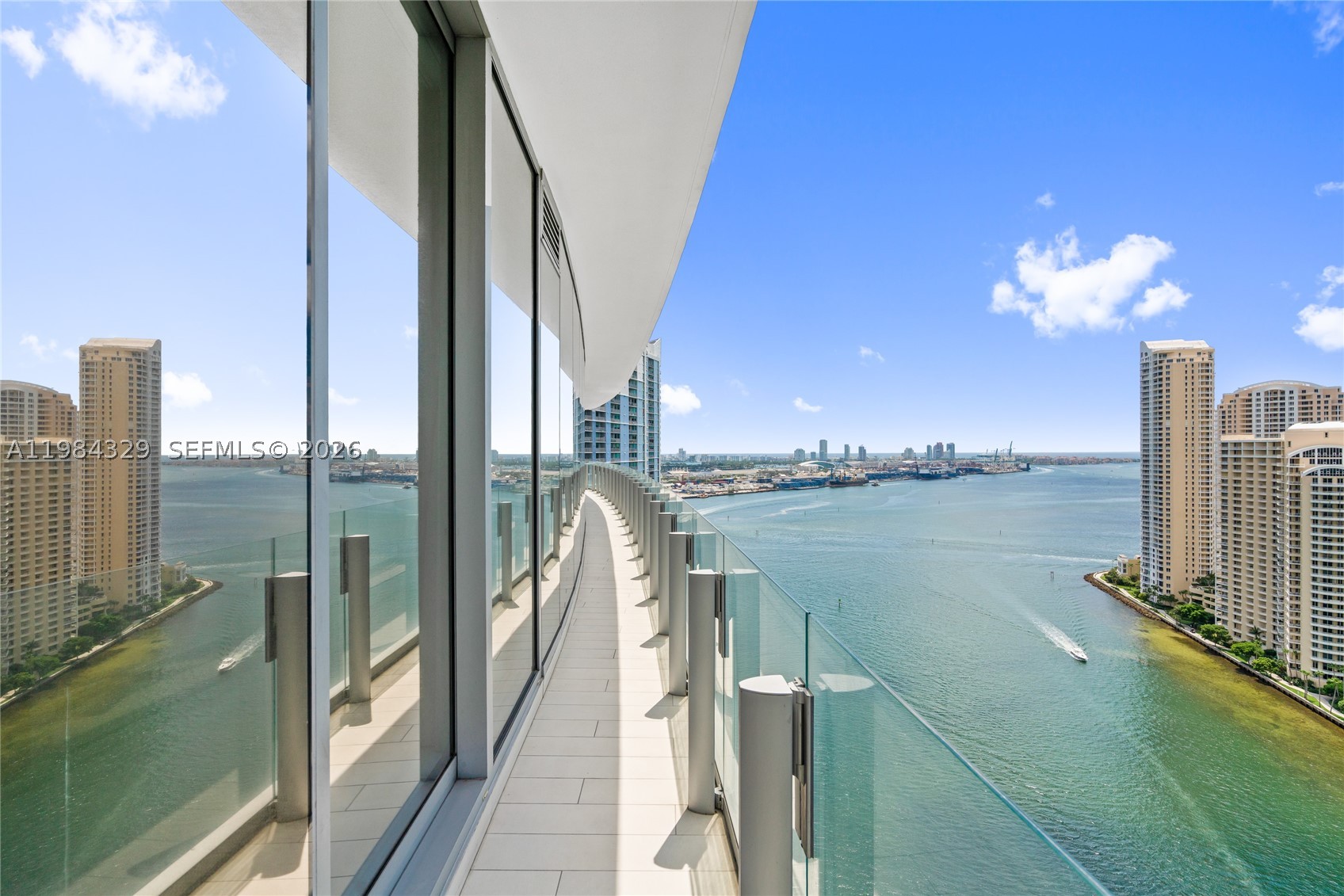 image Aston Martin Residences99