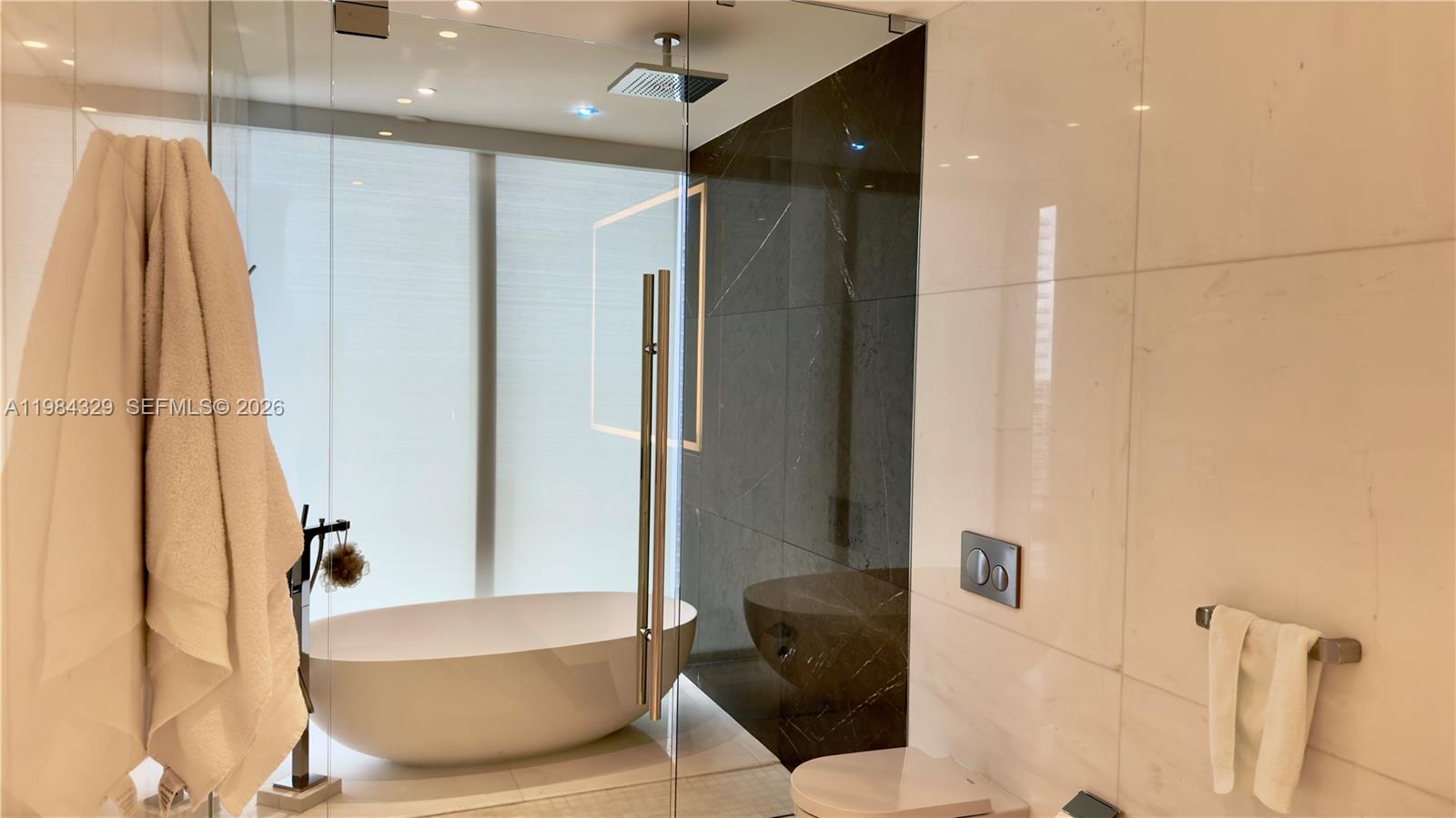 image Aston Martin Residences10