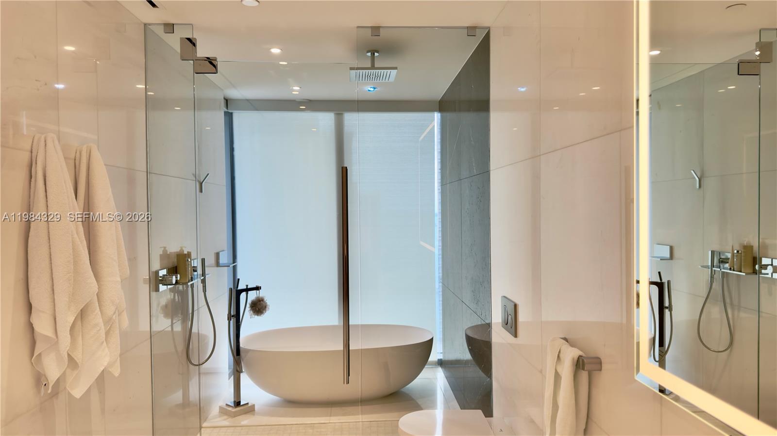 image Aston Martin Residences11