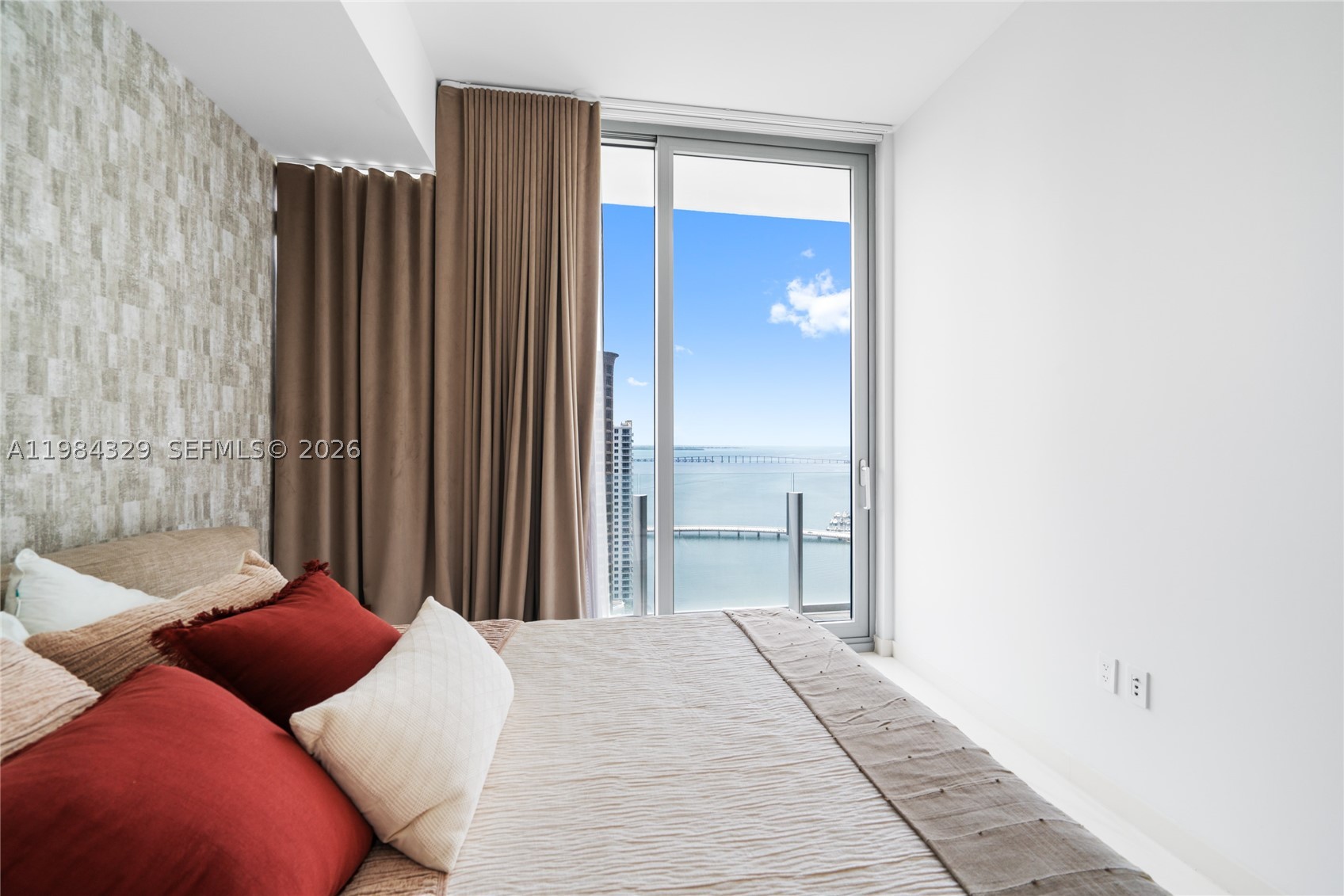 image Aston Martin Residences36