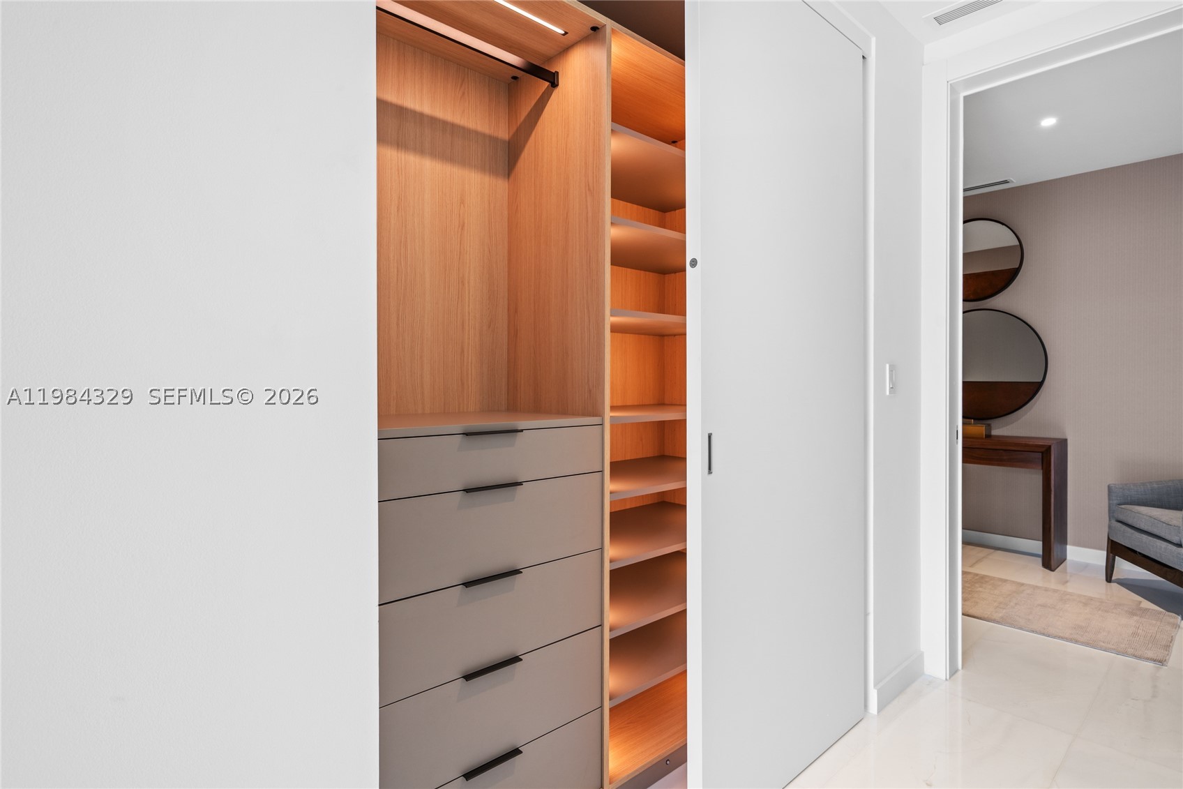 image Aston Martin Residences37
