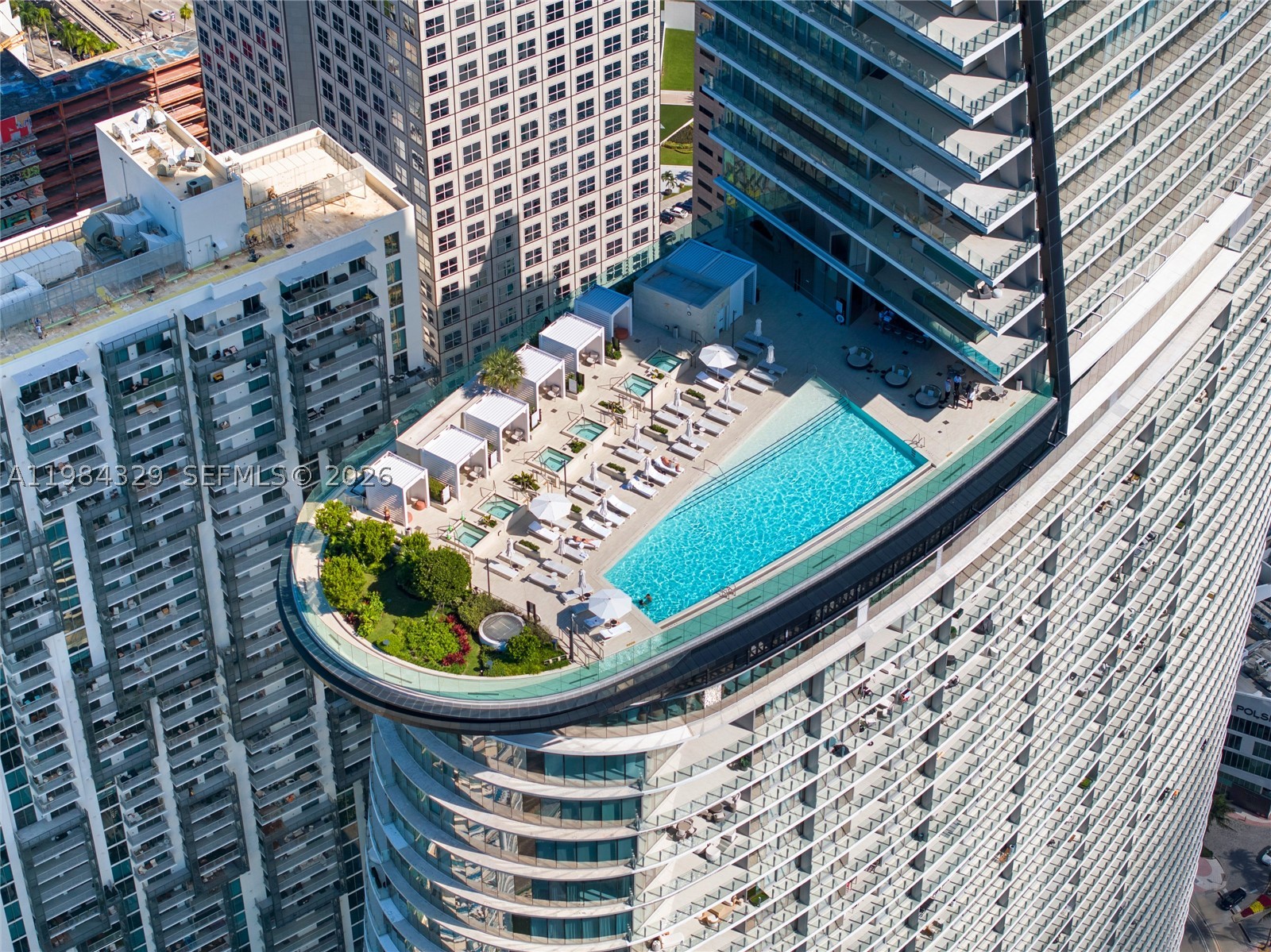 image Aston Martin Residences47