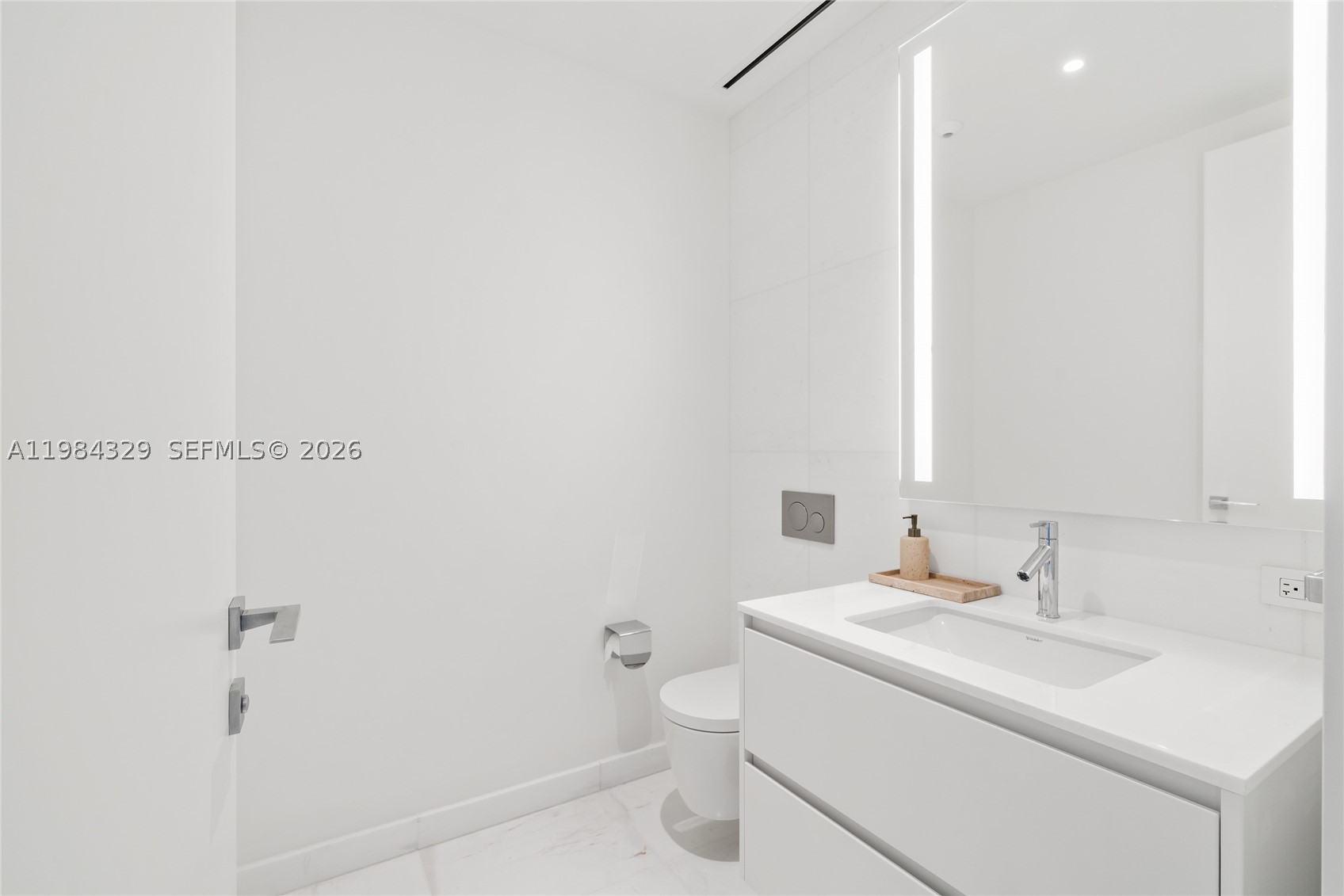 image Aston Martin Residences55