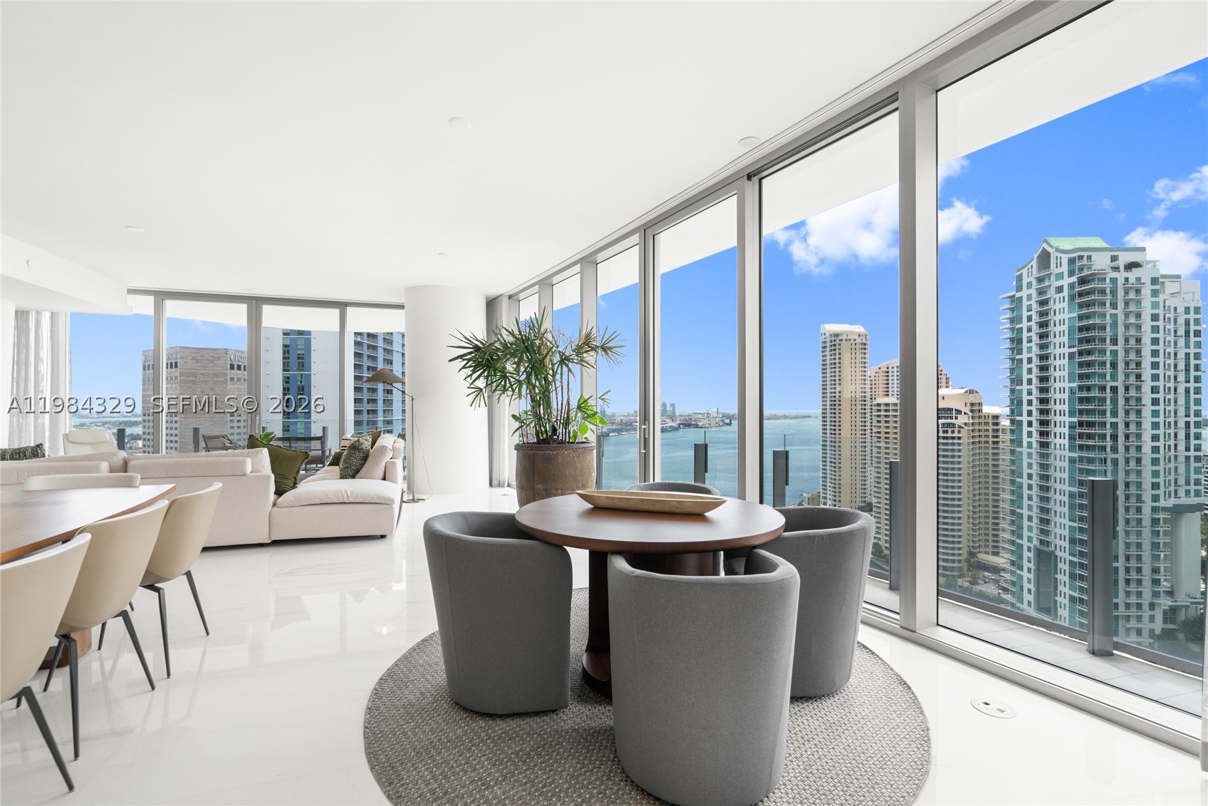image Aston Martin Residences63