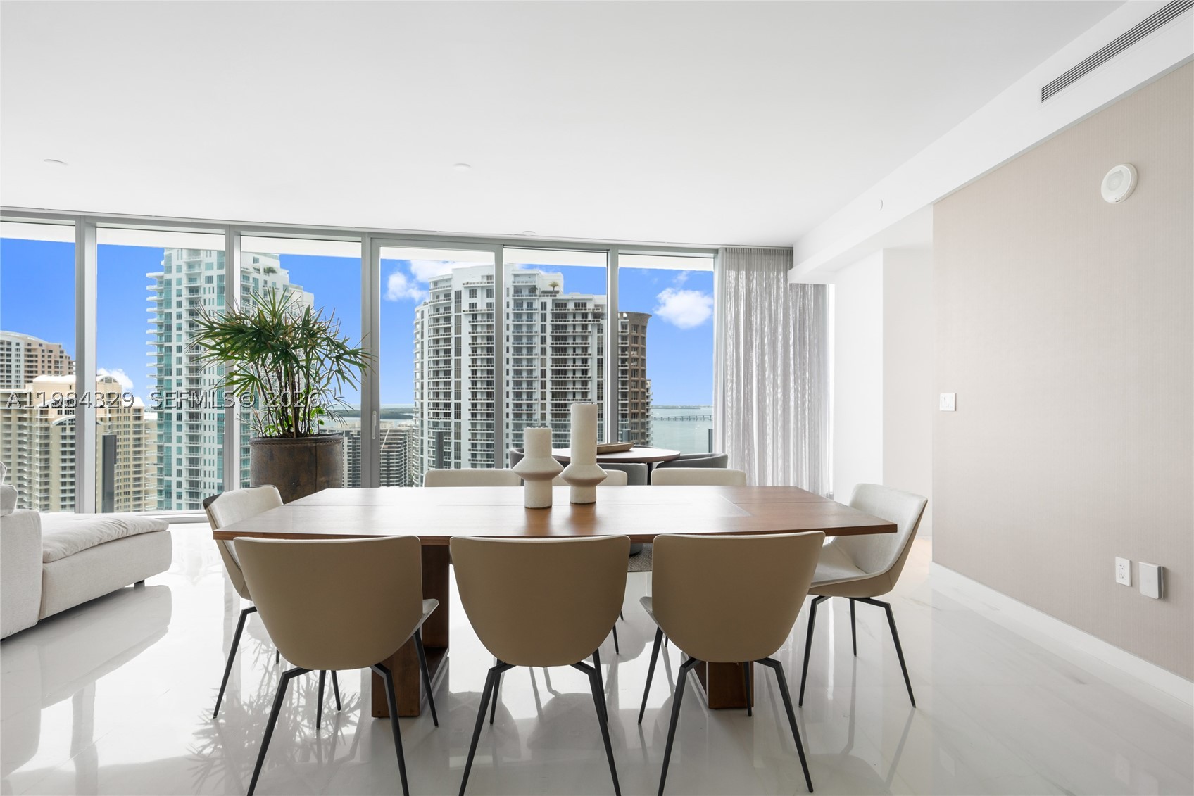 image Aston Martin Residences68