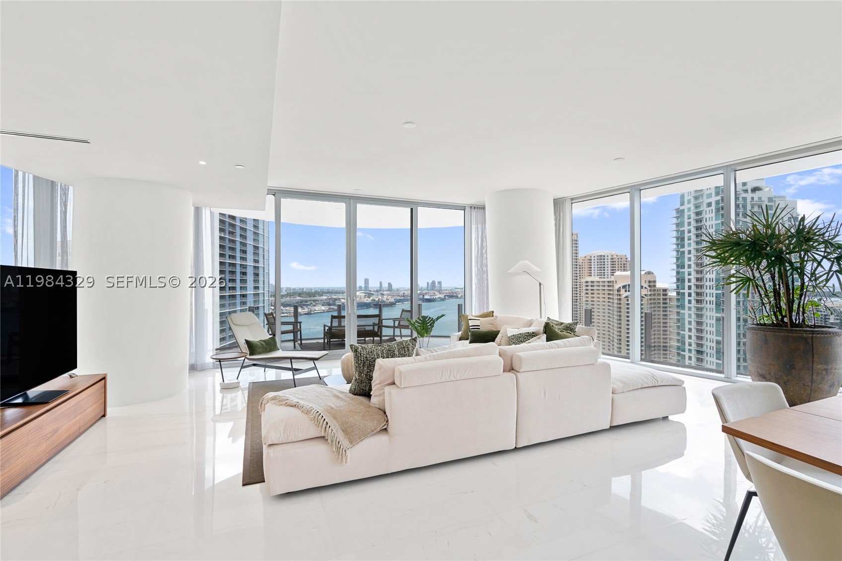 image Aston Martin Residences70