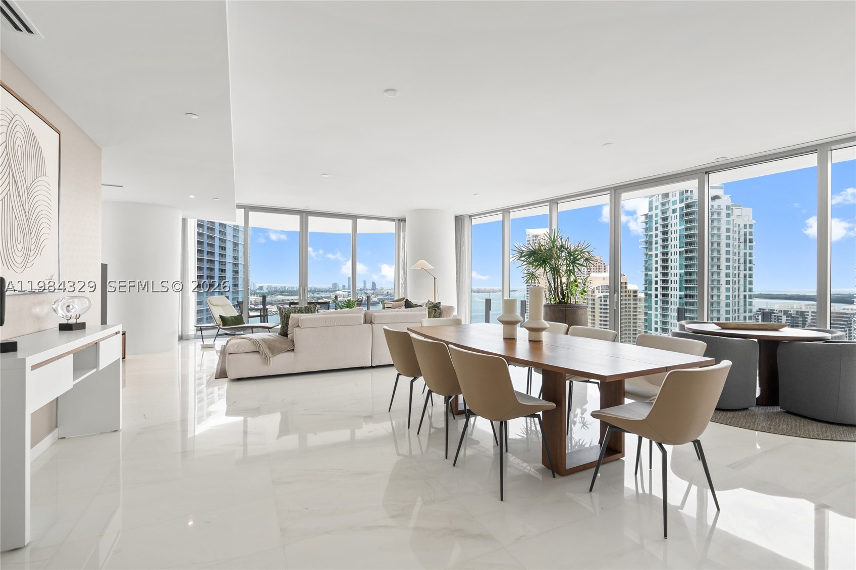 image Aston Martin Residences74