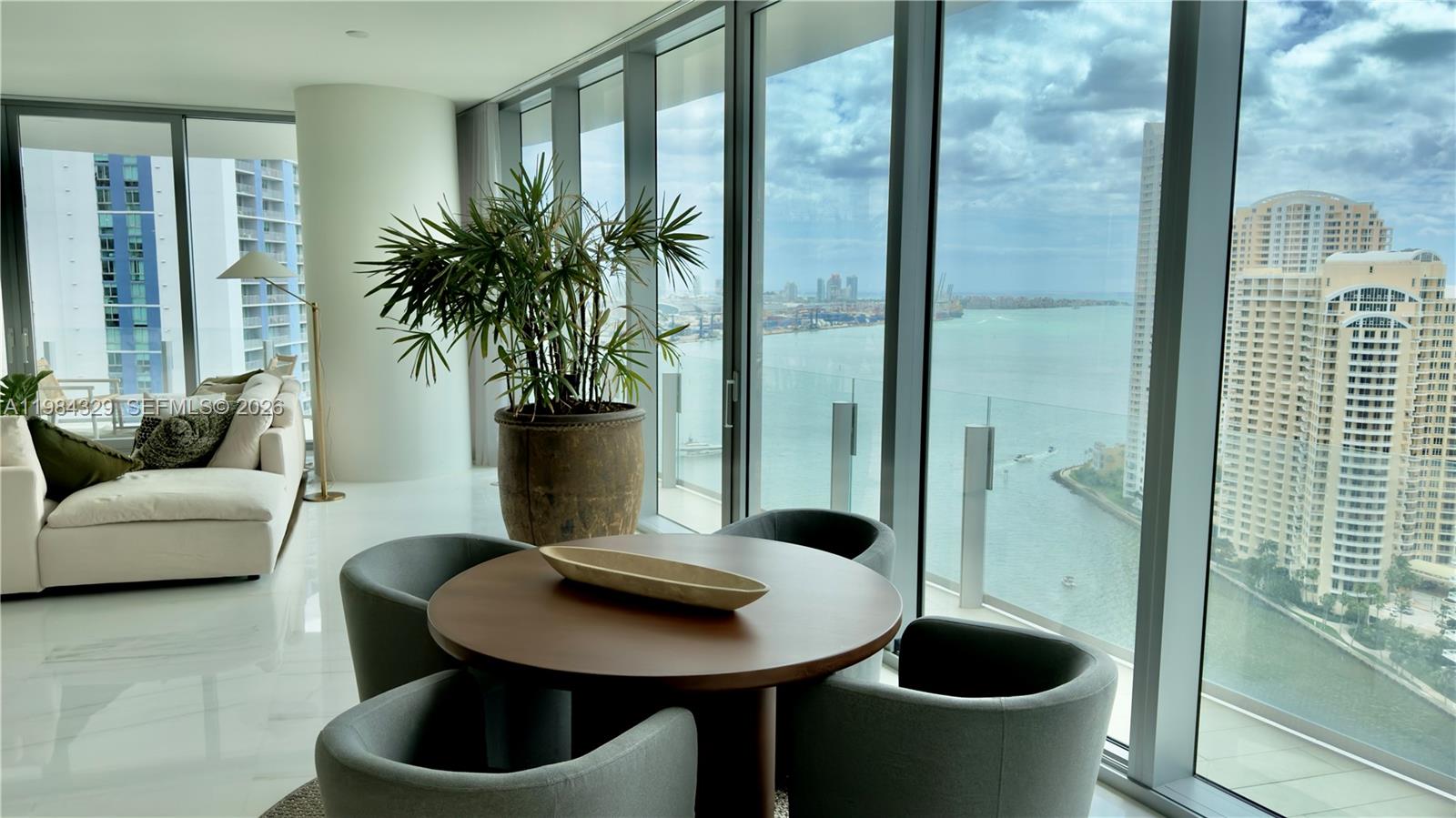 image Aston Martin Residences7