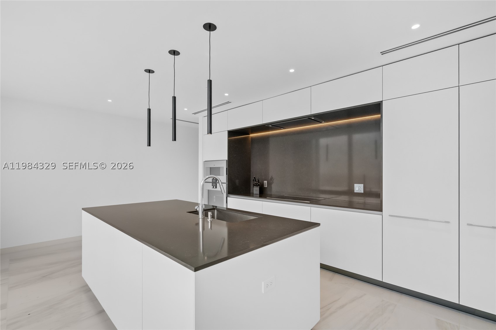 image Aston Martin Residences82
