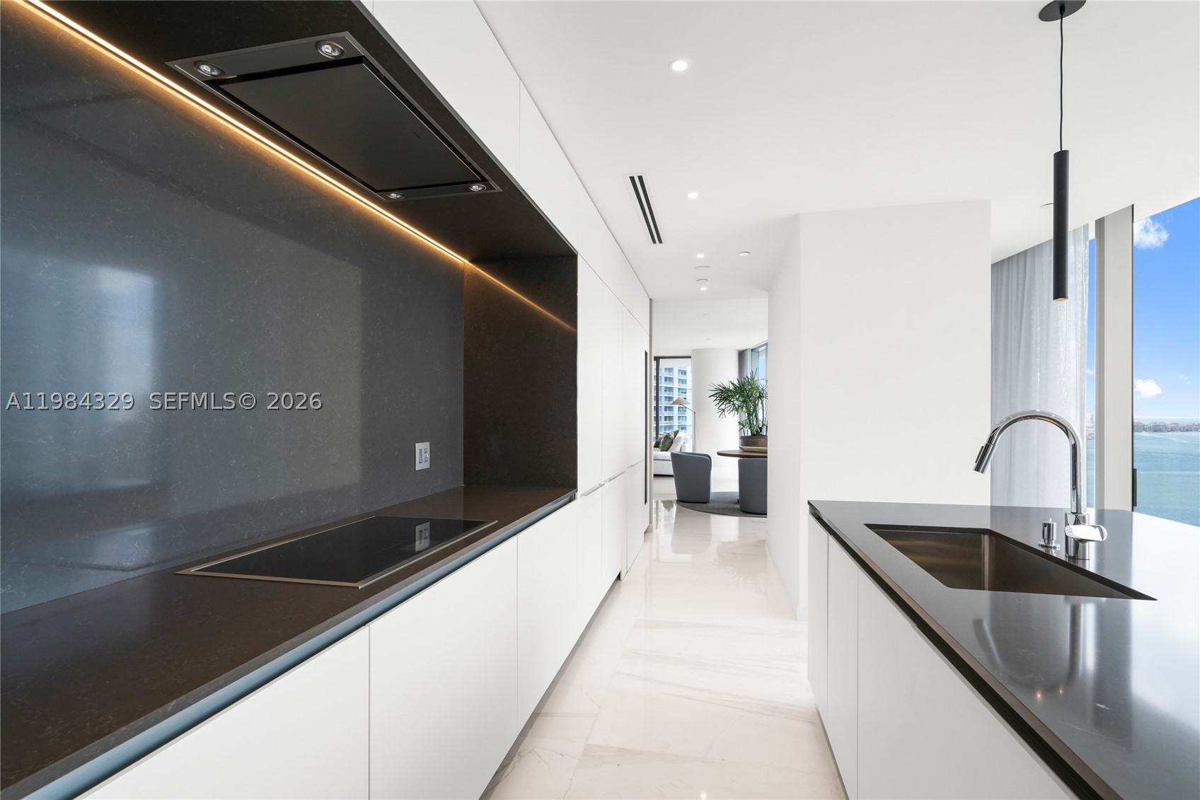 image Aston Martin Residences84