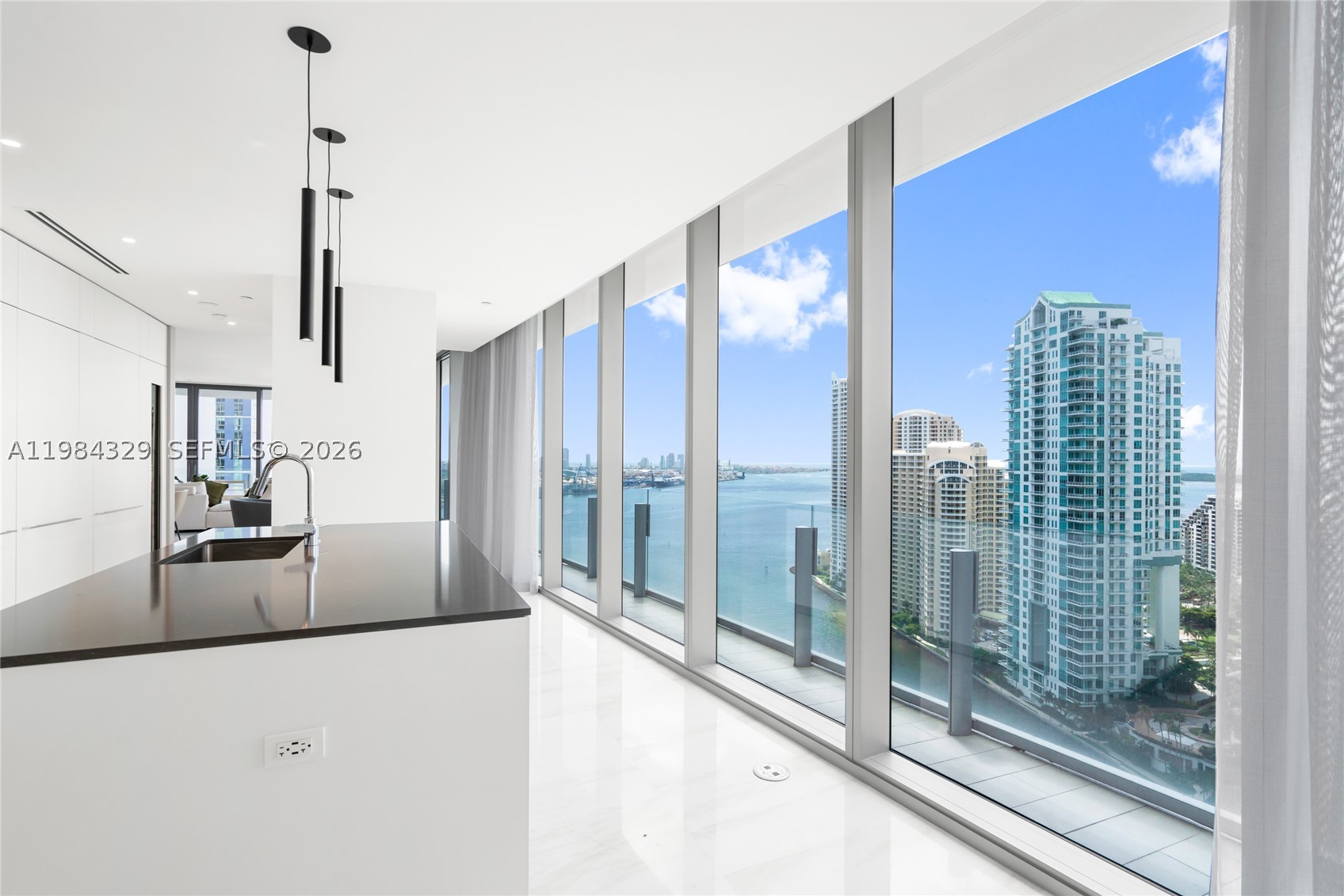 image Aston Martin Residences85