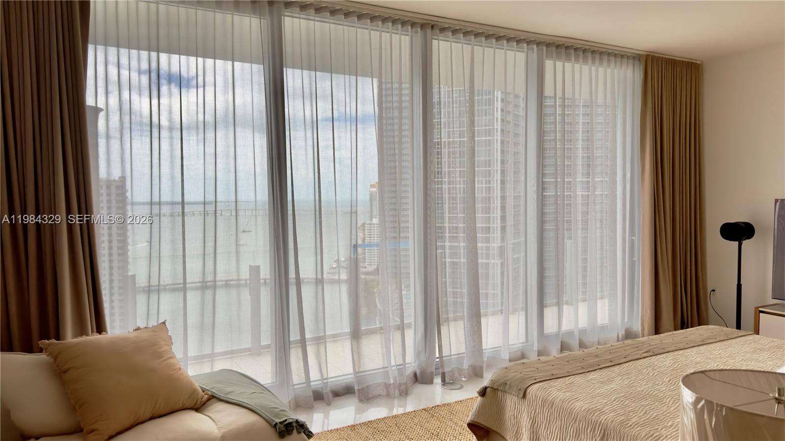 image Aston Martin Residences8