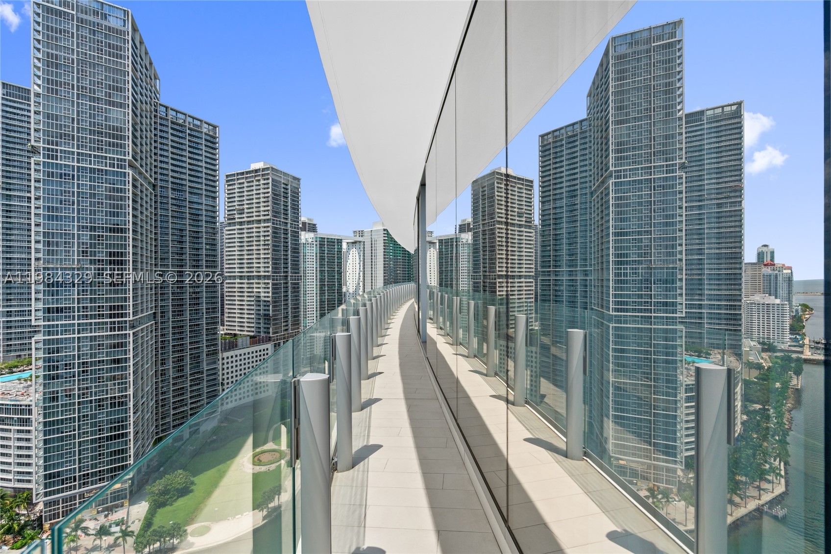 image Aston Martin Residences90