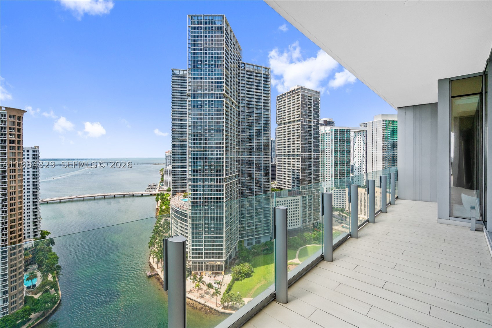 image Aston Martin Residences93