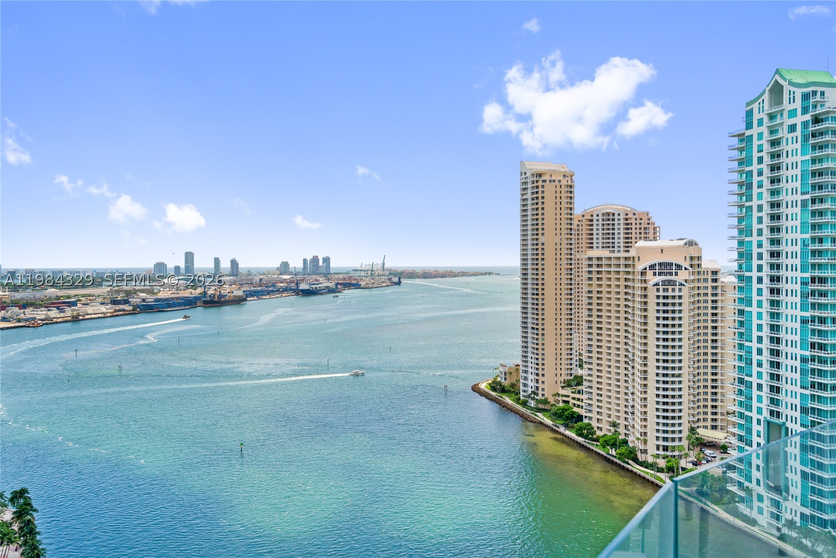 image Aston Martin Residences94