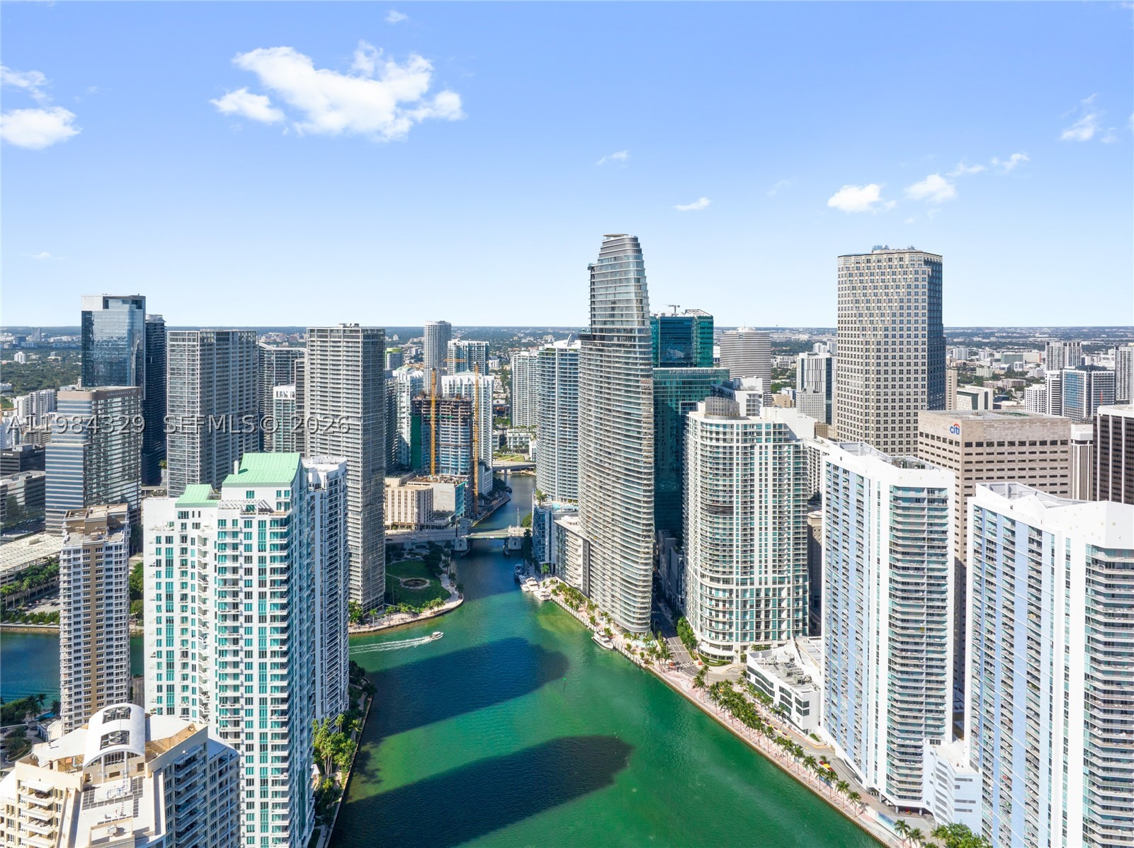 image Aston Martin Residences95