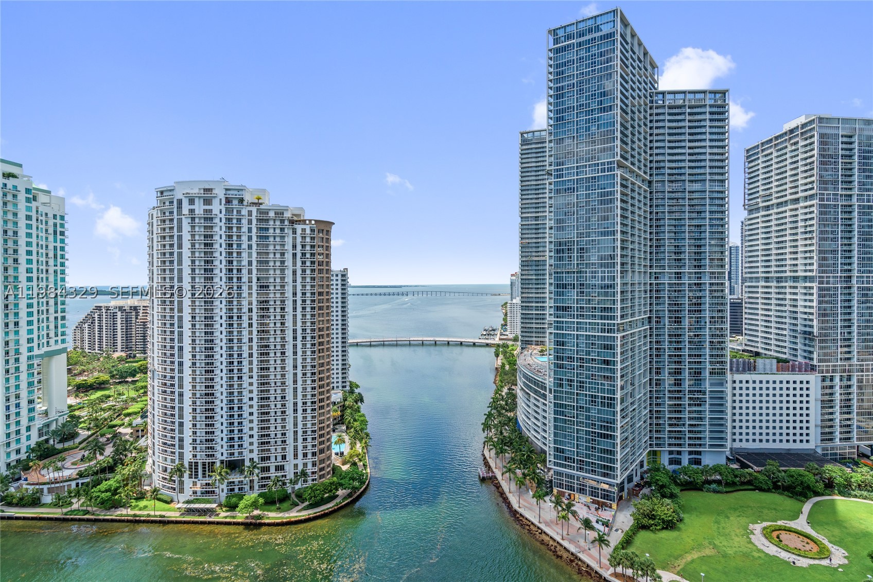 image Aston Martin Residences97
