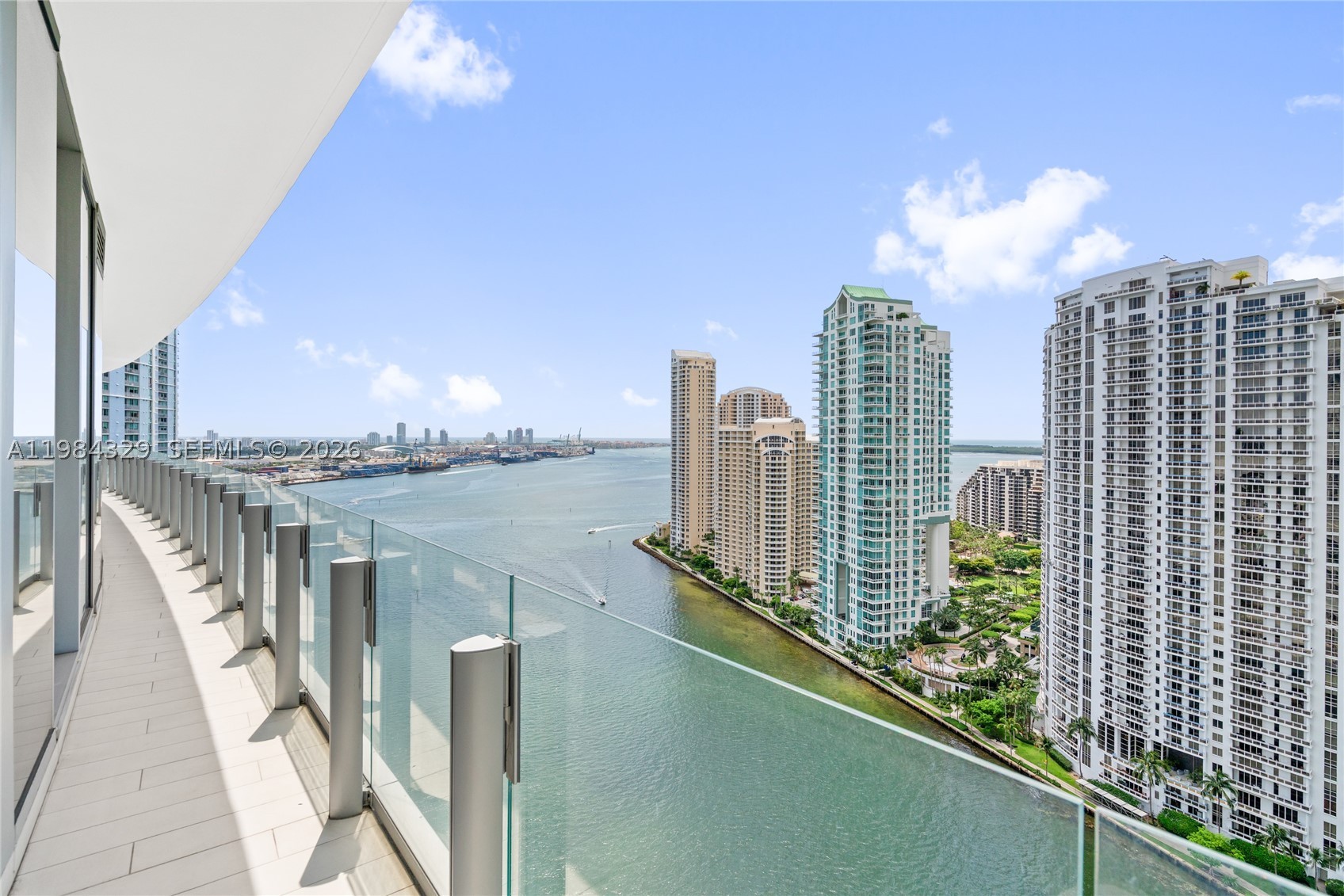 image Aston Martin Residences98