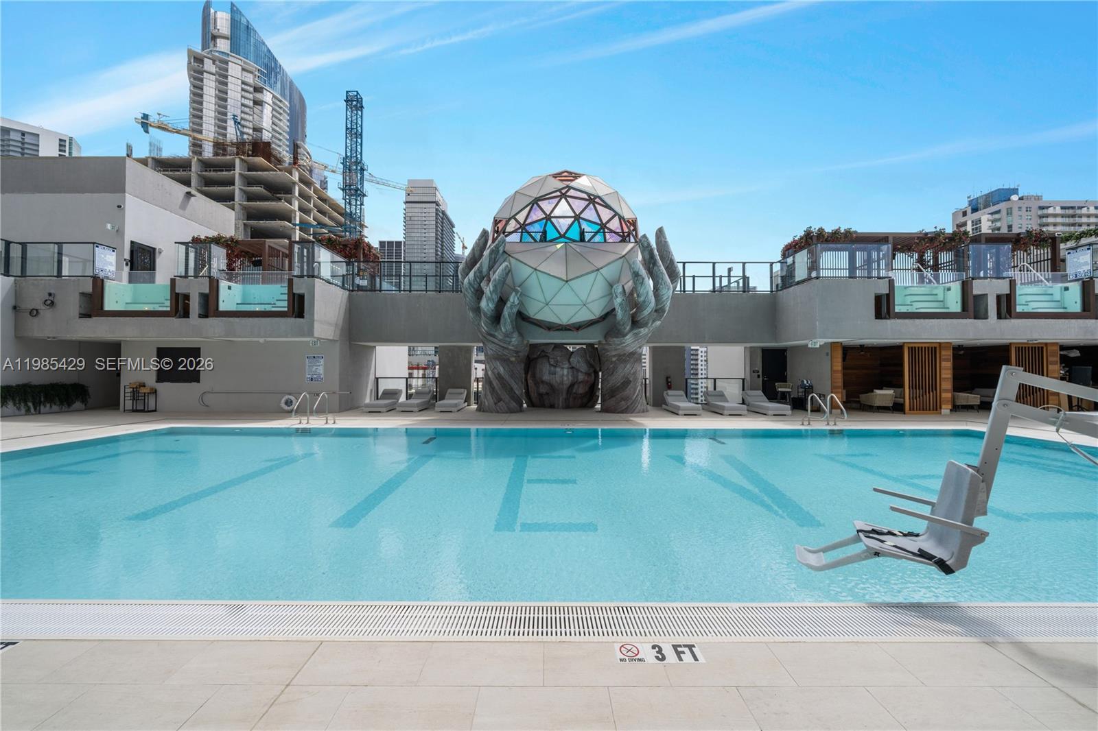 image E11EVEN Hotel & Residences9