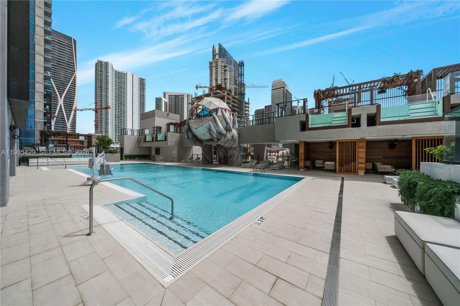 image E11EVEN Hotel & Residences10