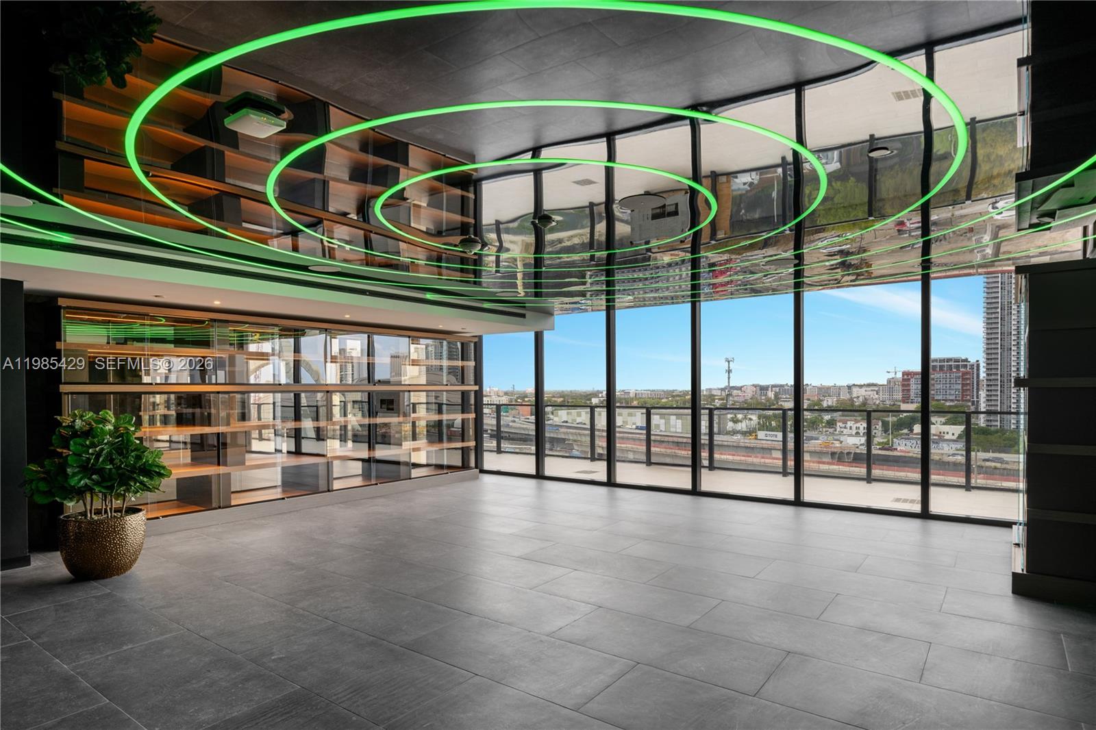 image E11EVEN Hotel & Residences12