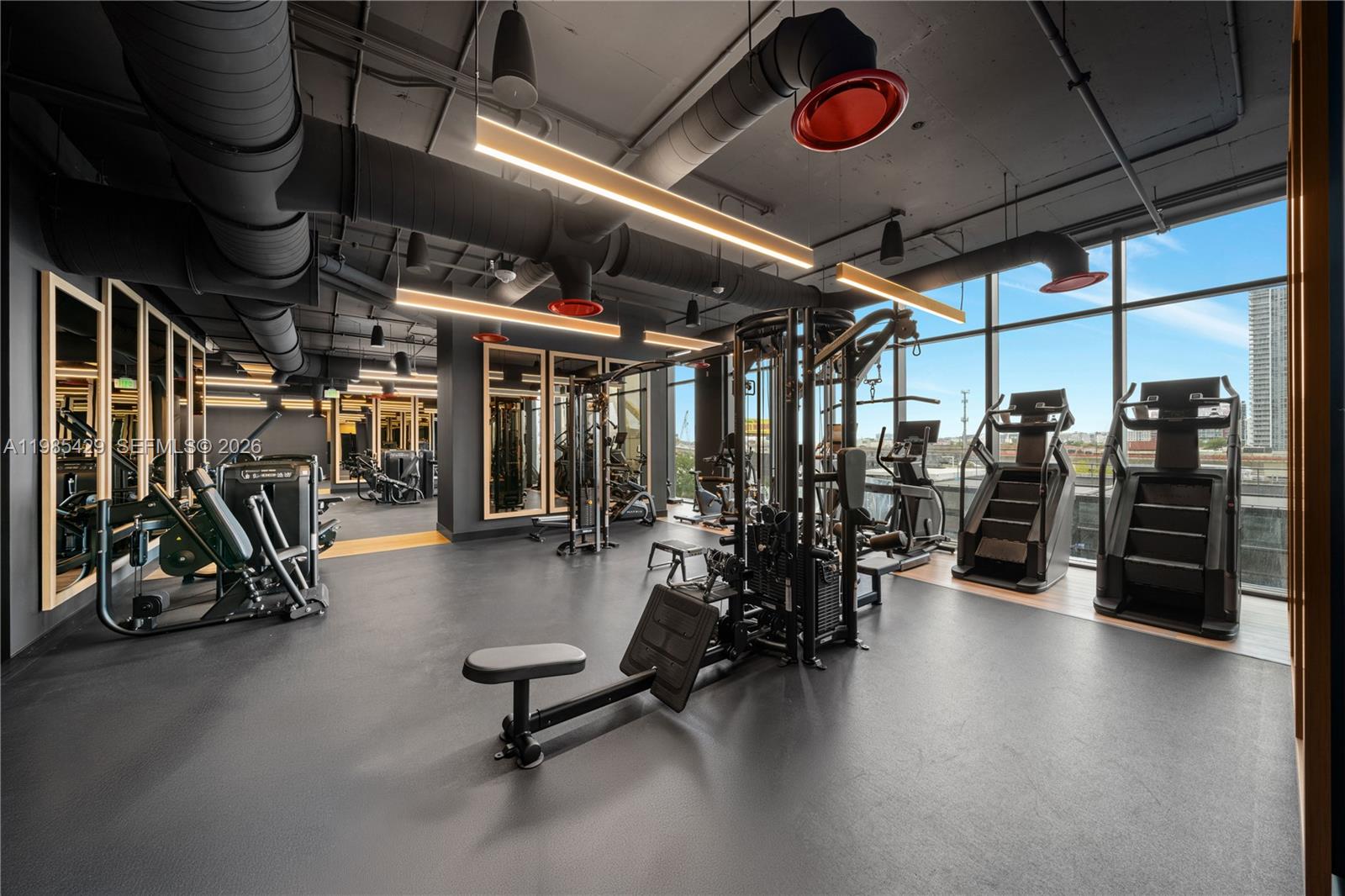 image E11EVEN Hotel & Residences14