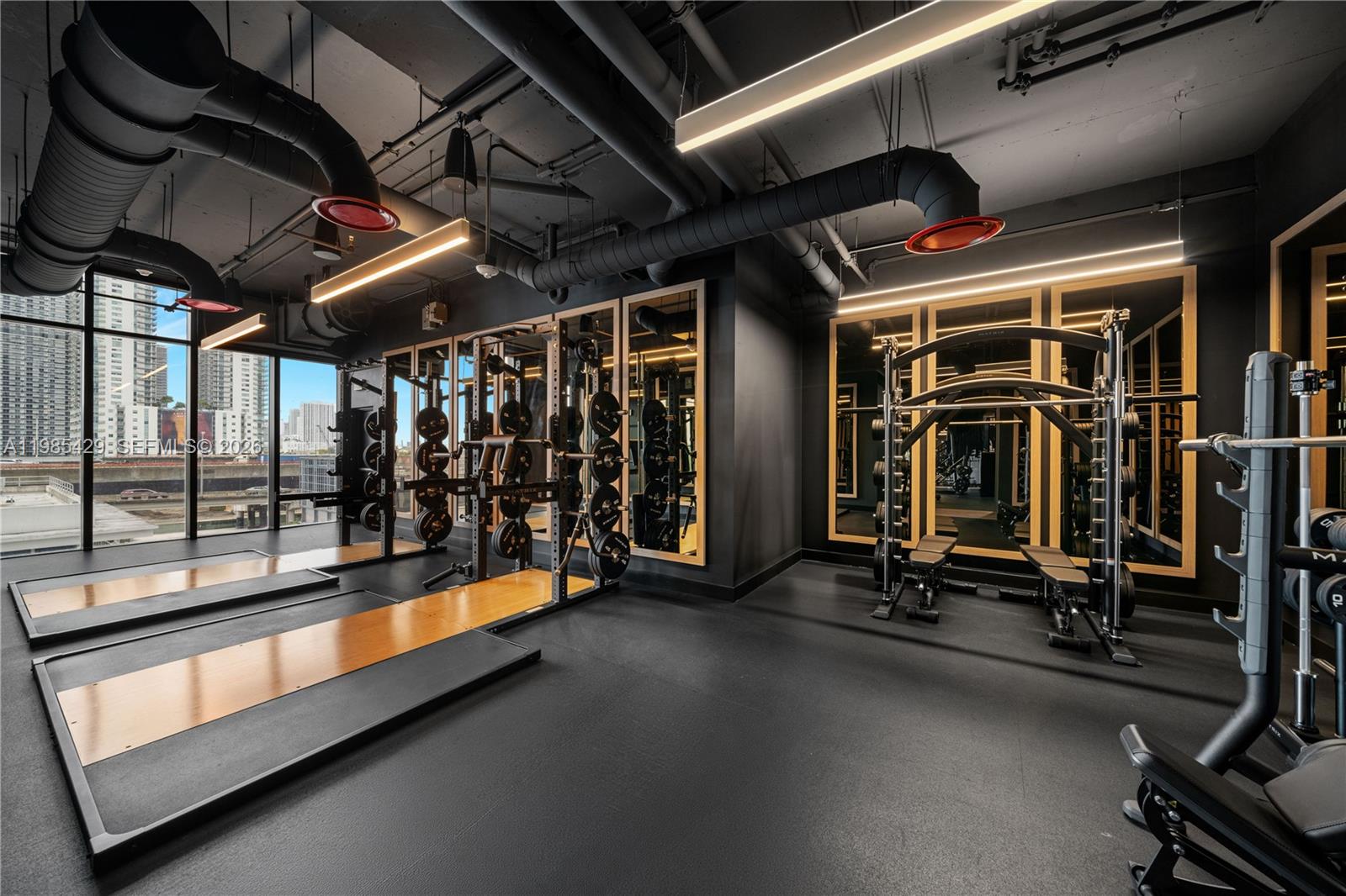 image E11EVEN Hotel & Residences15