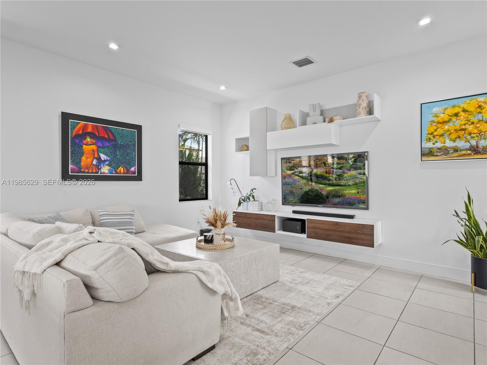 8281 NW 48th Ter Doral, FL 33166