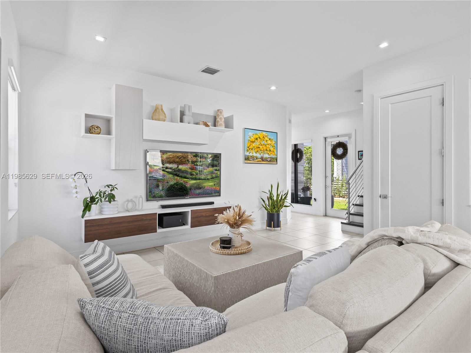 8281 NW 48th Ter Doral, FL 33166