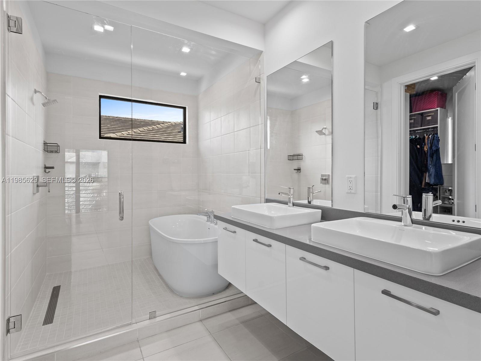 8281 NW 48th Ter Doral, FL 33166