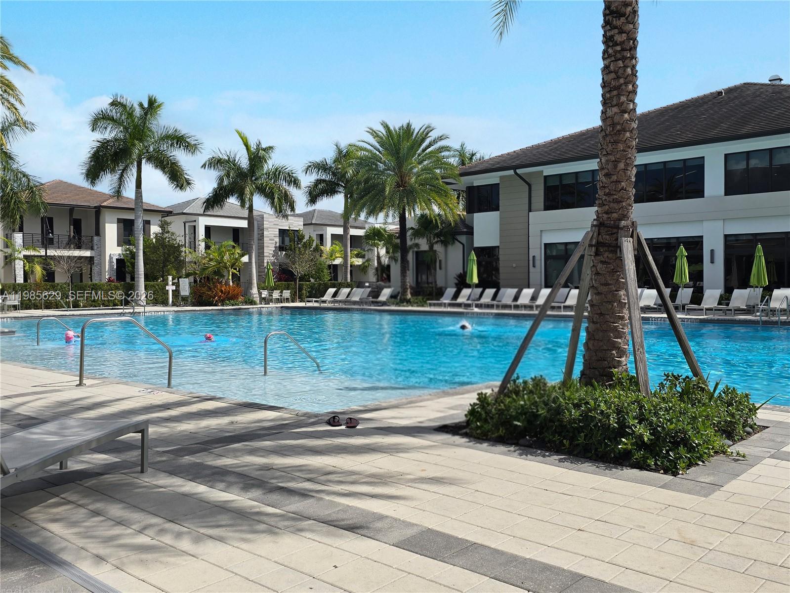 8281 NW 48th Ter Doral, FL 33166