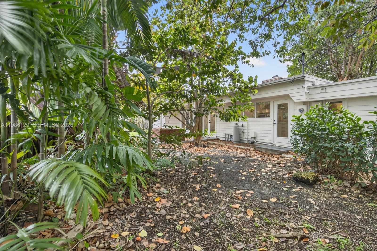 6395 SW 42nd Ter South Miami, FL 33155