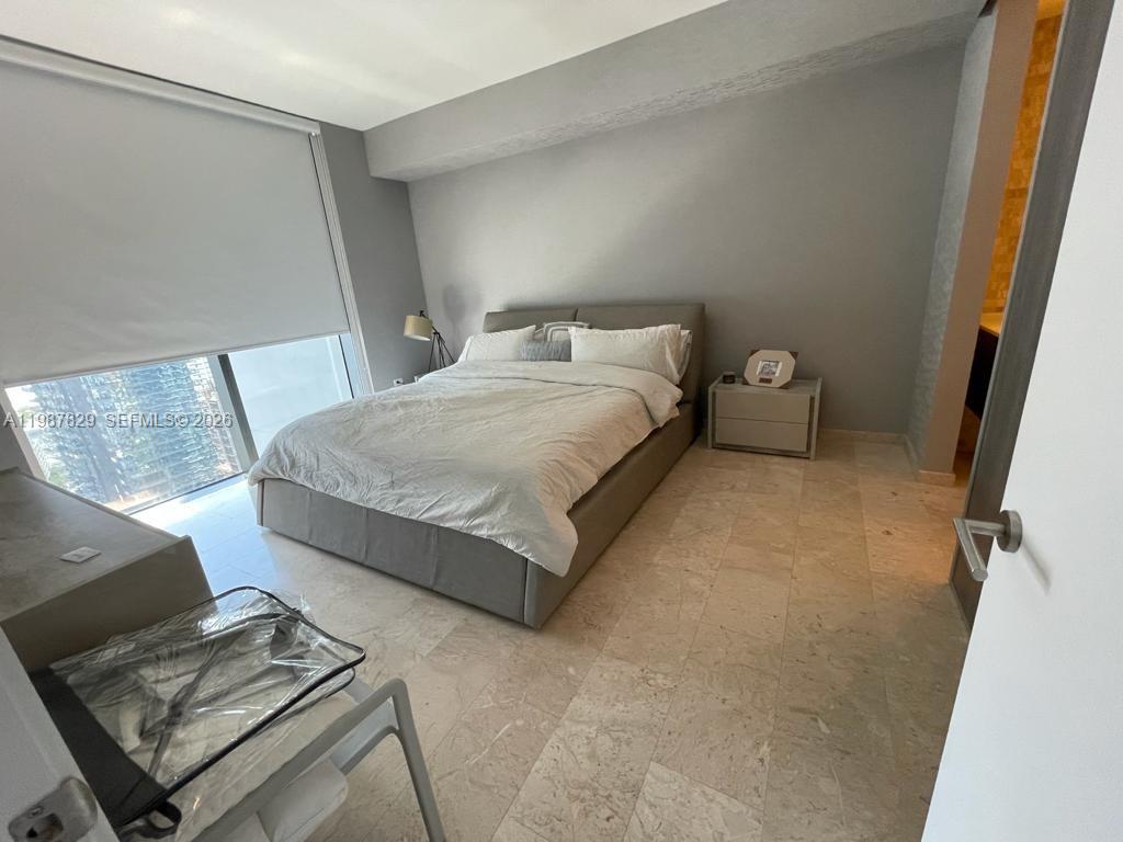 88 SW 7th St #3609 Miami, FL 33130