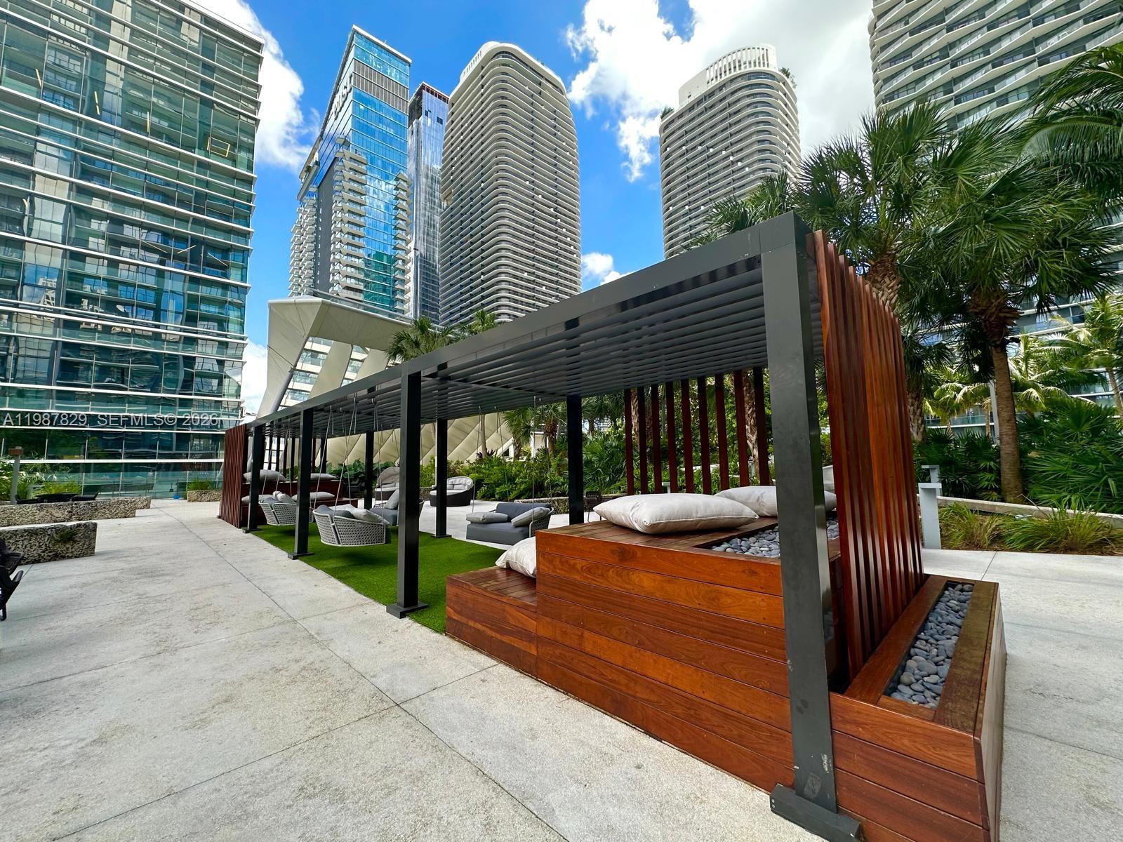 88 SW 7th St #3609 Miami, FL 33130