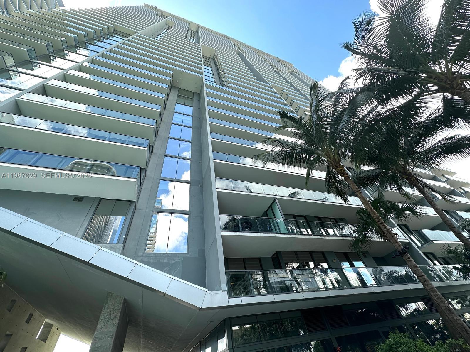 88 SW 7th St #3609 Miami, FL 33130