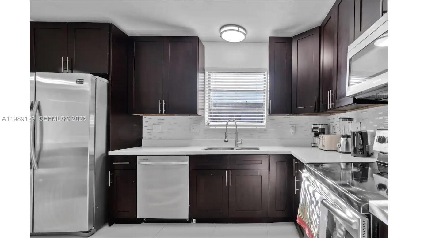 3161 Riverland Rd Fort Lauderdale, FL 33312