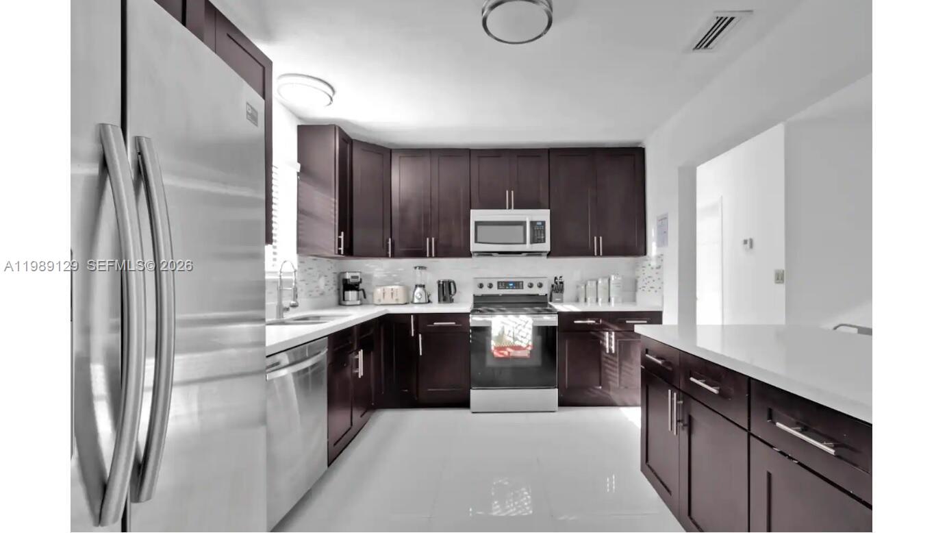 3161 Riverland Rd Fort Lauderdale, FL 33312