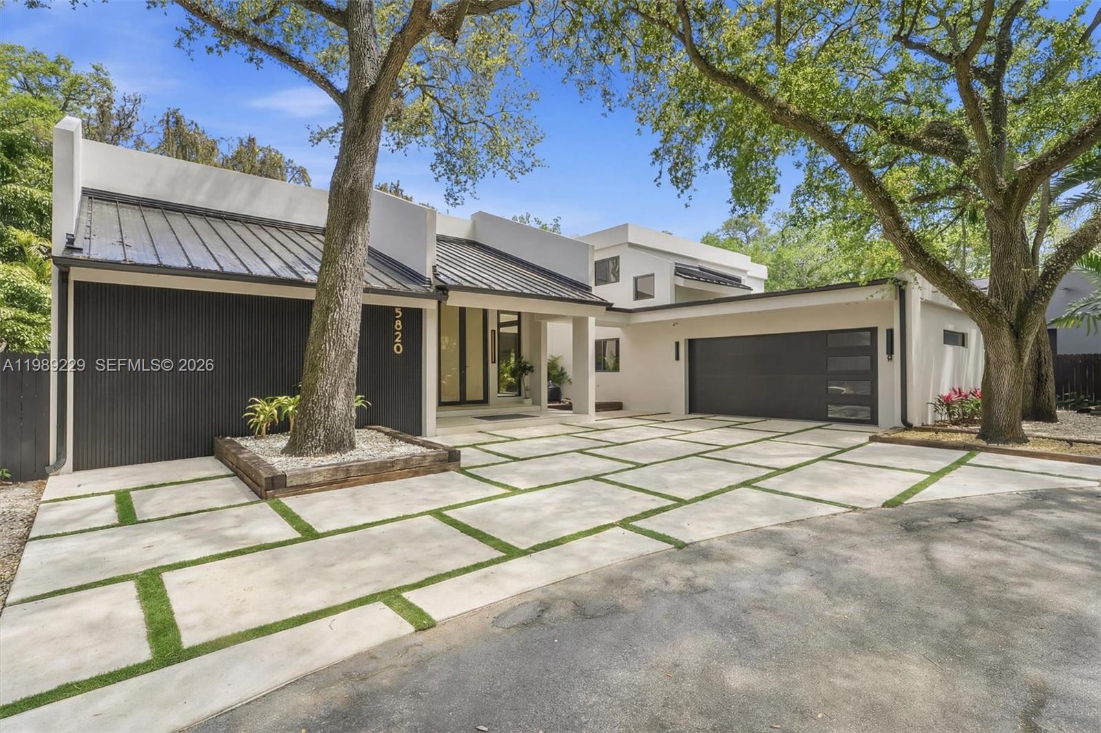 5820 SW 33rd Ln Hollywood, FL 33312