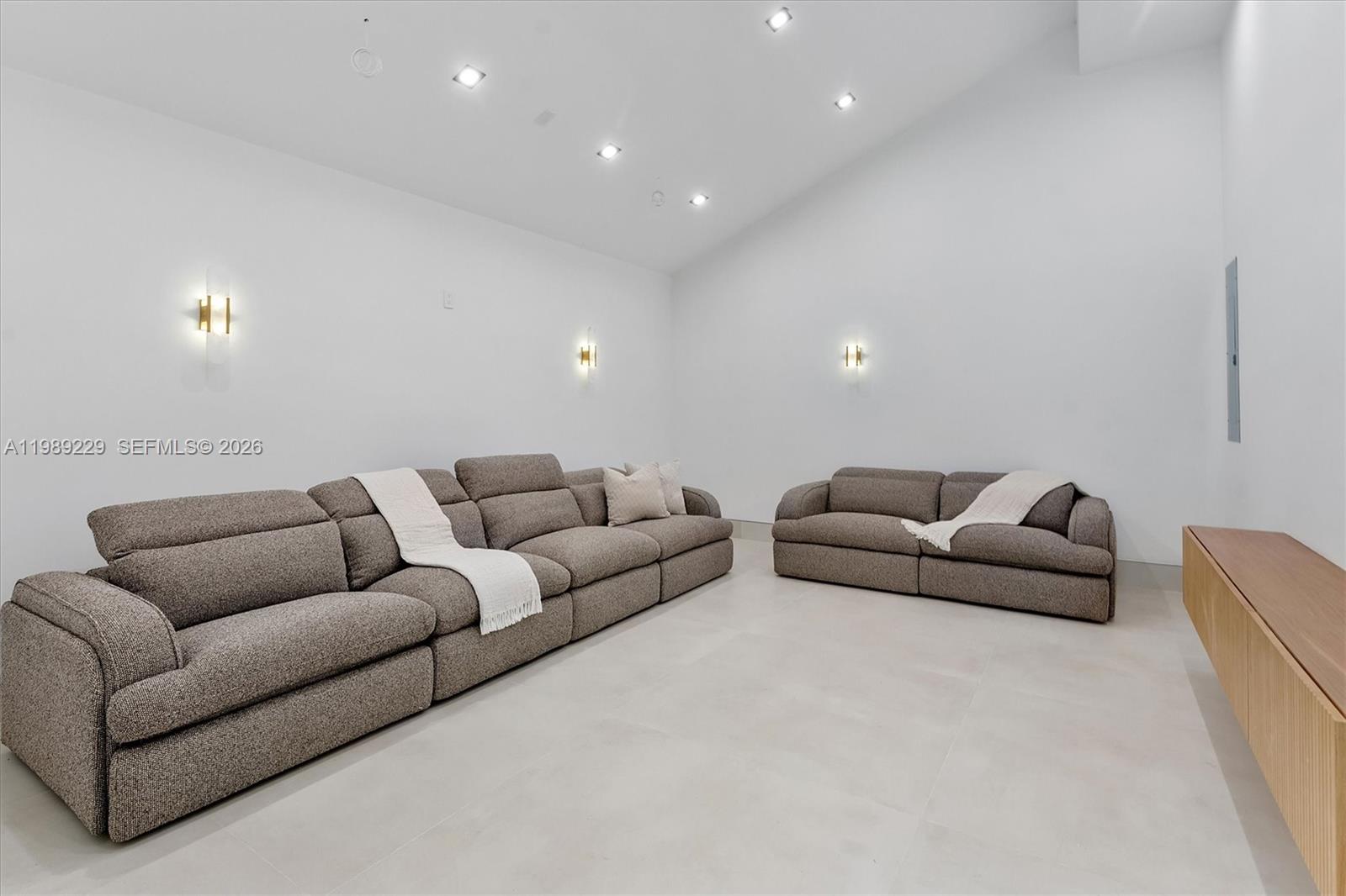 5820 SW 33rd Ln Hollywood, FL 33312