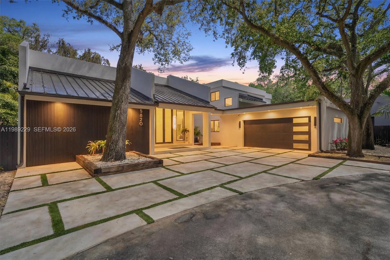 5820 SW 33rd Ln Hollywood, FL 33312