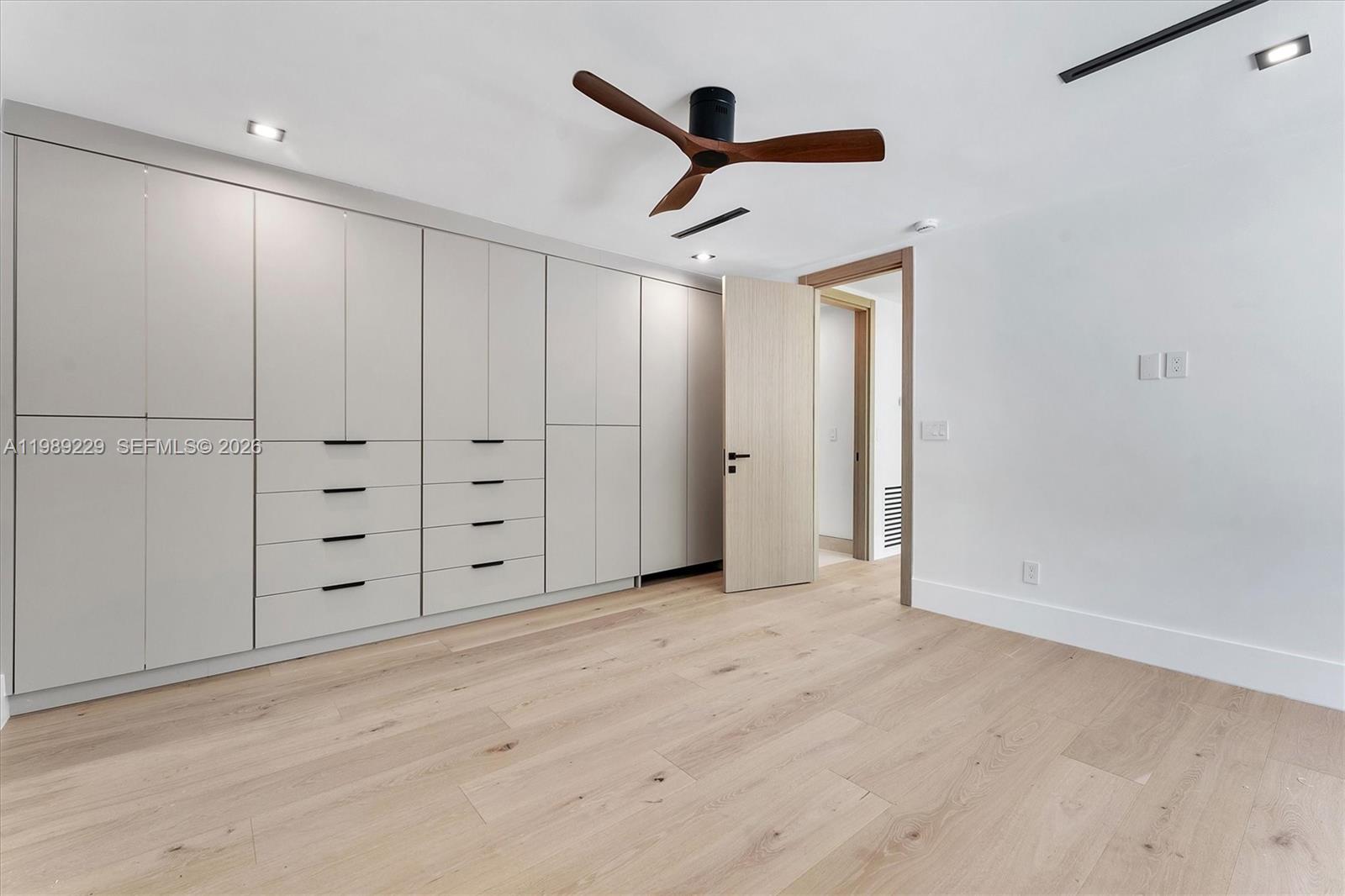 5820 SW 33rd Ln Hollywood, FL 33312