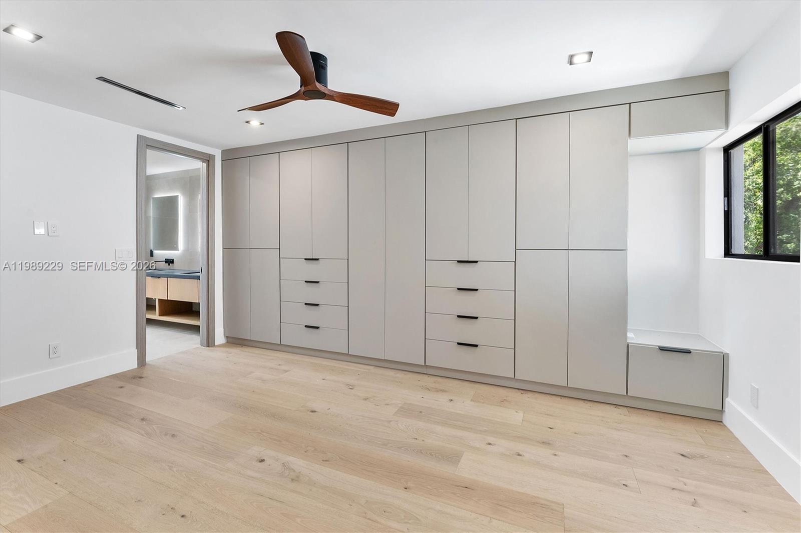 5820 SW 33rd Ln Hollywood, FL 33312