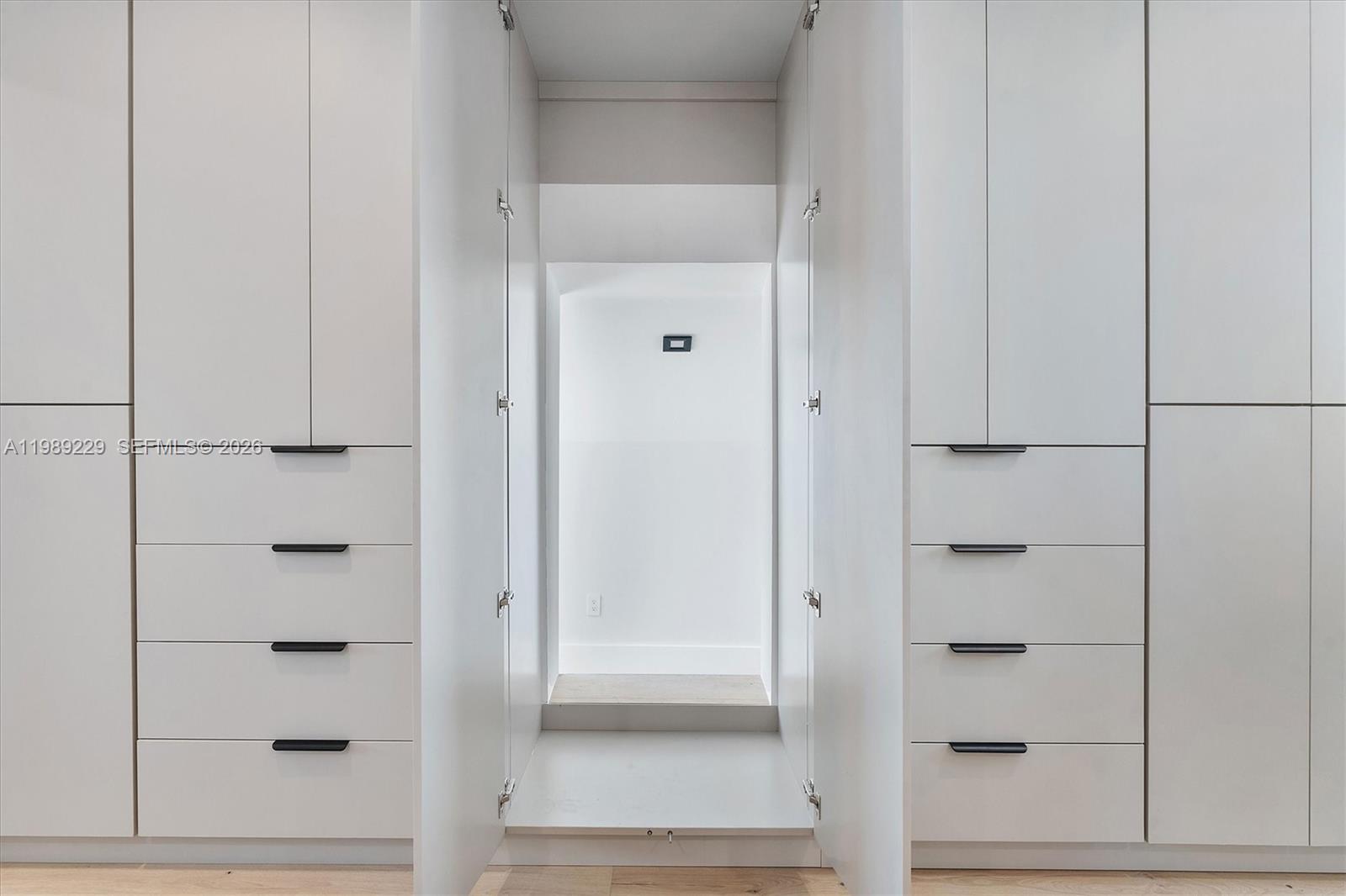 5820 SW 33rd Ln Hollywood, FL 33312